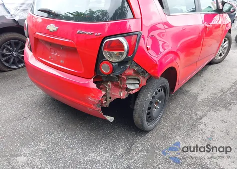 2016 Chevrolet Sonic Lt Auto z USA, uszkodzony, nr VIN 1G1JC6SG4G4156949